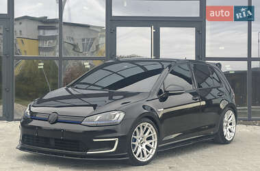 Volkswagen e-Golf  2015