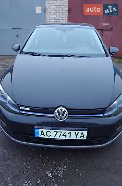 Volkswagen e-Golf  2017