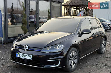 Volkswagen e-Golf  2015