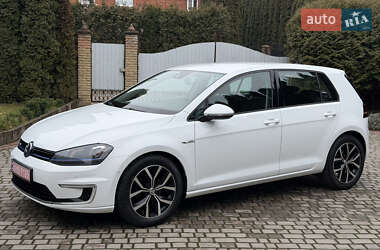 Volkswagen e-Golf  2015