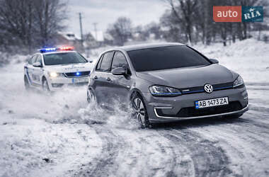 Volkswagen e-Golf  2015