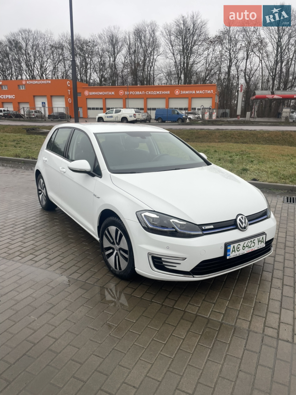 2020 Volkswagen Golf - мініатюра 2