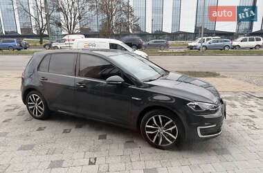 Volkswagen e-Golf  2019