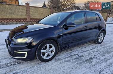 Volkswagen e-Golf  2015