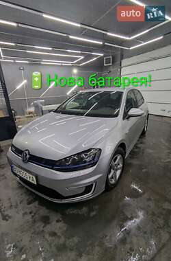 Volkswagen e-Golf  2016