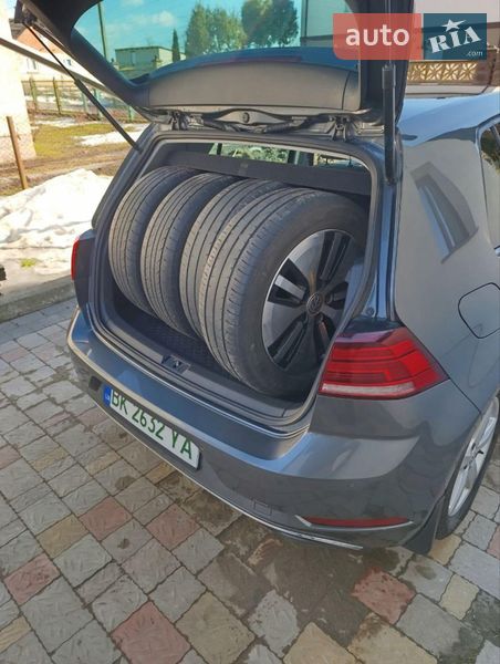 Volkswagen e-Golf