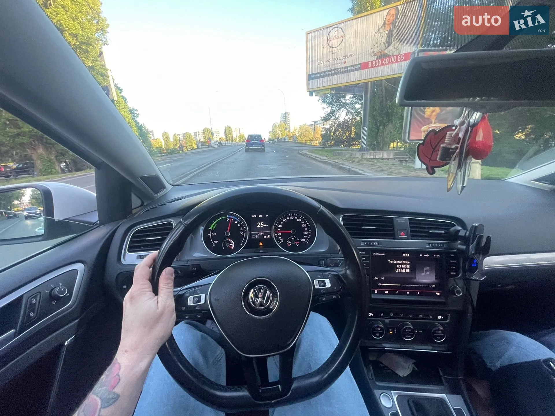 Volkswagen e-Golf 2015 VIN WVWZZZAUZFW910919 фото оголошення 2 з 3