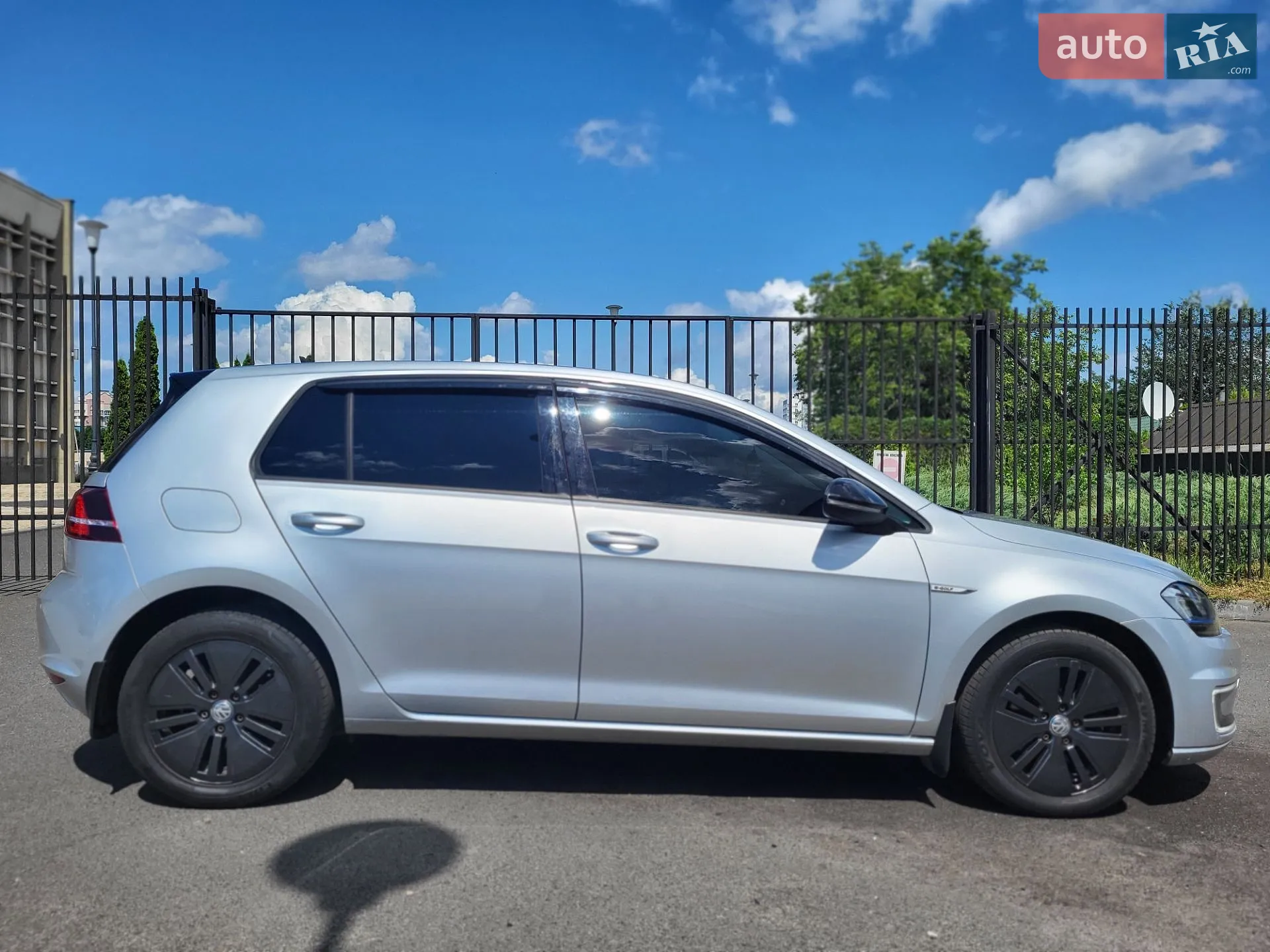Volkswagen e-Golf 2015 VIN WVWZZZAUZGW902630 фото оголошення 8 з 68