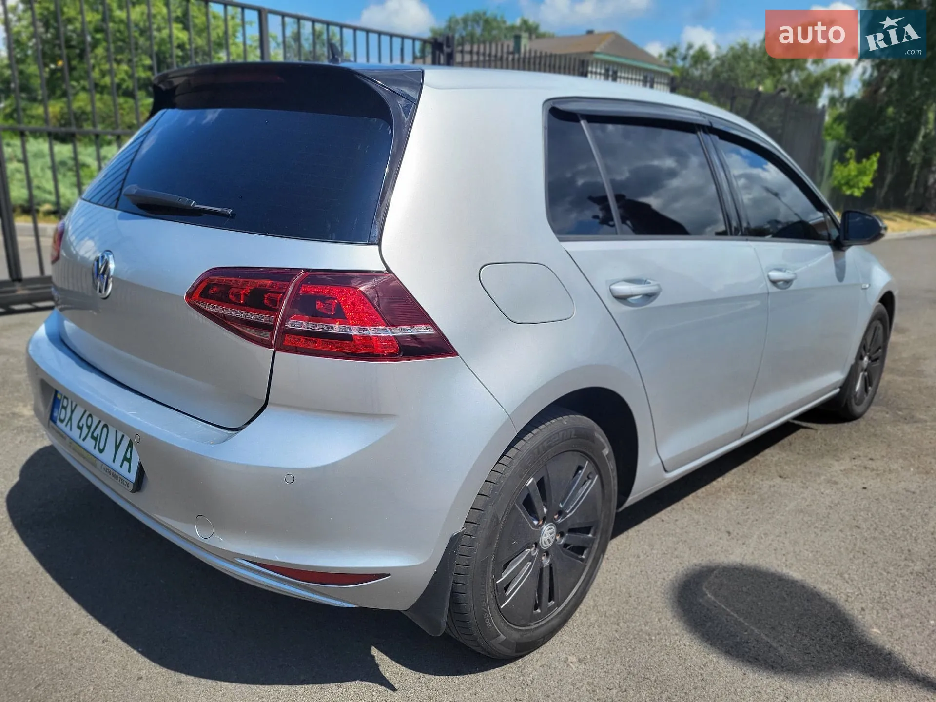 Volkswagen e-Golf 2015 VIN WVWZZZAUZGW902630 фото оголошення 9 з 68