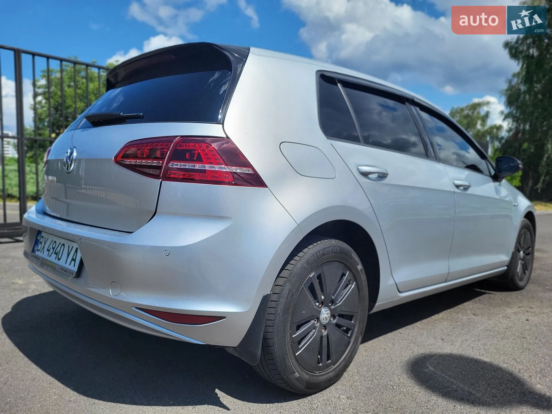 Volkswagen e-Golf 2015 VIN WVWZZZAUZGW902630 фото оголошення 11 з 68