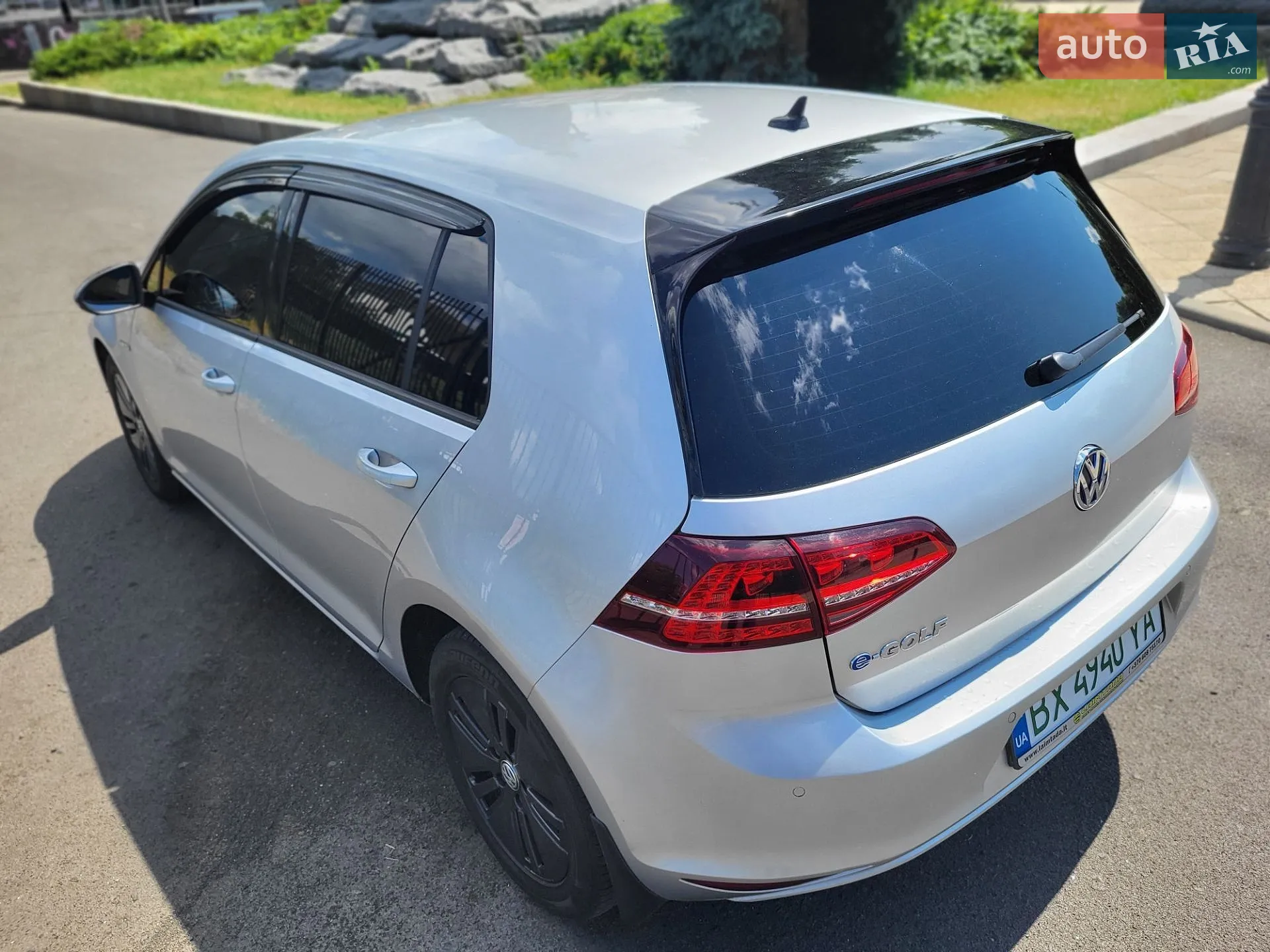 Volkswagen e-Golf 2015 VIN WVWZZZAUZGW902630 фото оголошення 13 з 68