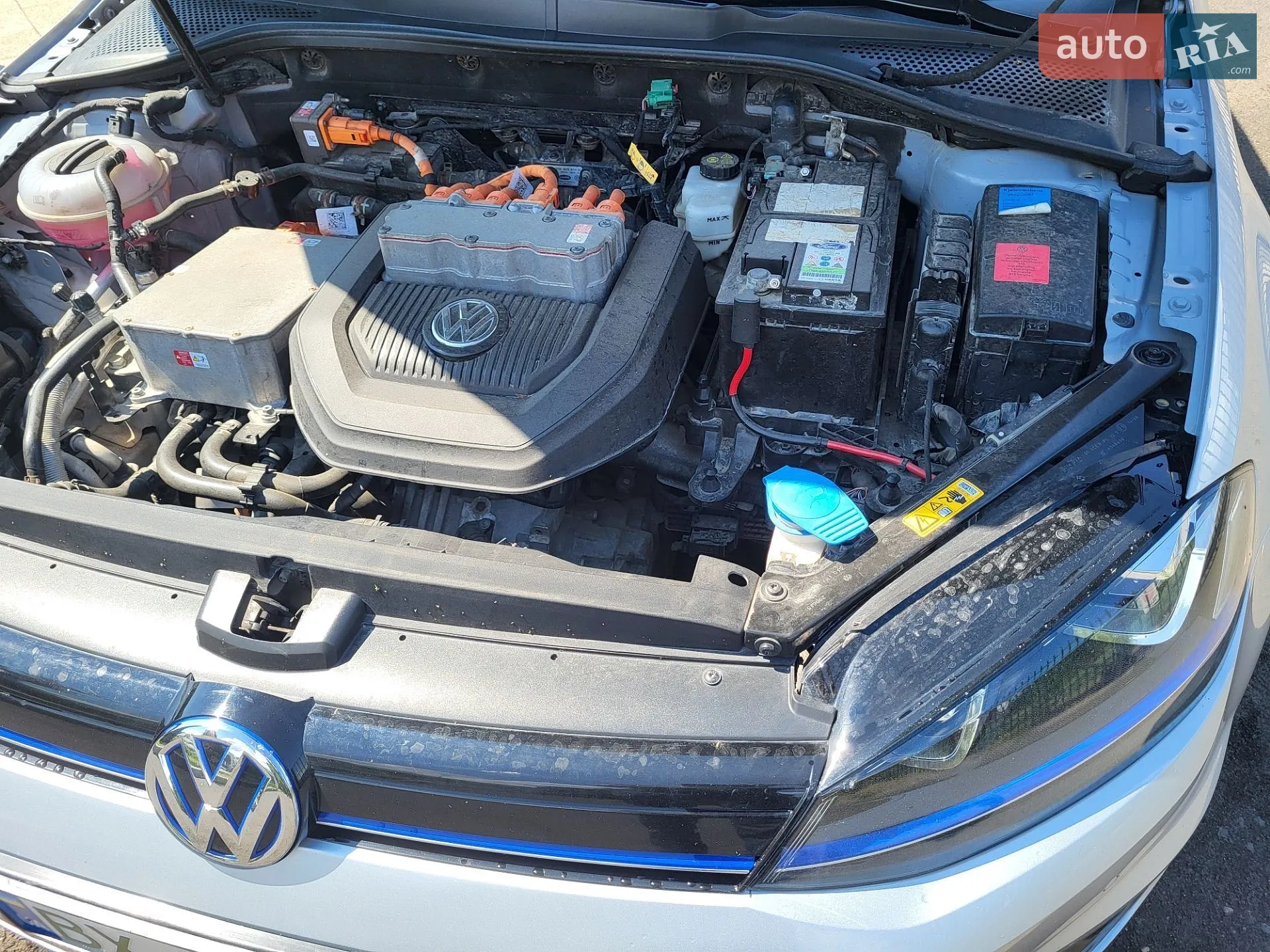 Volkswagen e-Golf 2015 VIN WVWZZZAUZGW902630 фото оголошення 17 з 68