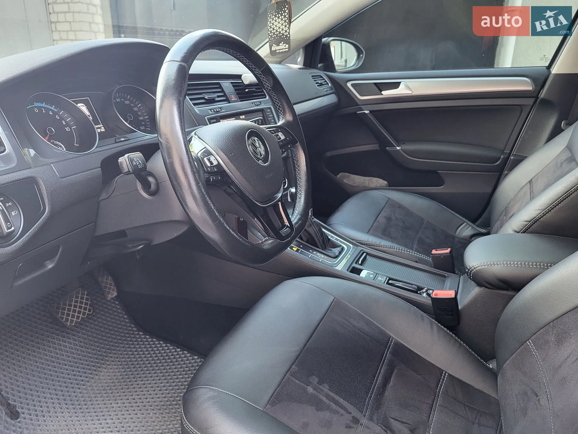 Volkswagen e-Golf 2015 VIN WVWZZZAUZGW902630 фото оголошення 20 з 68