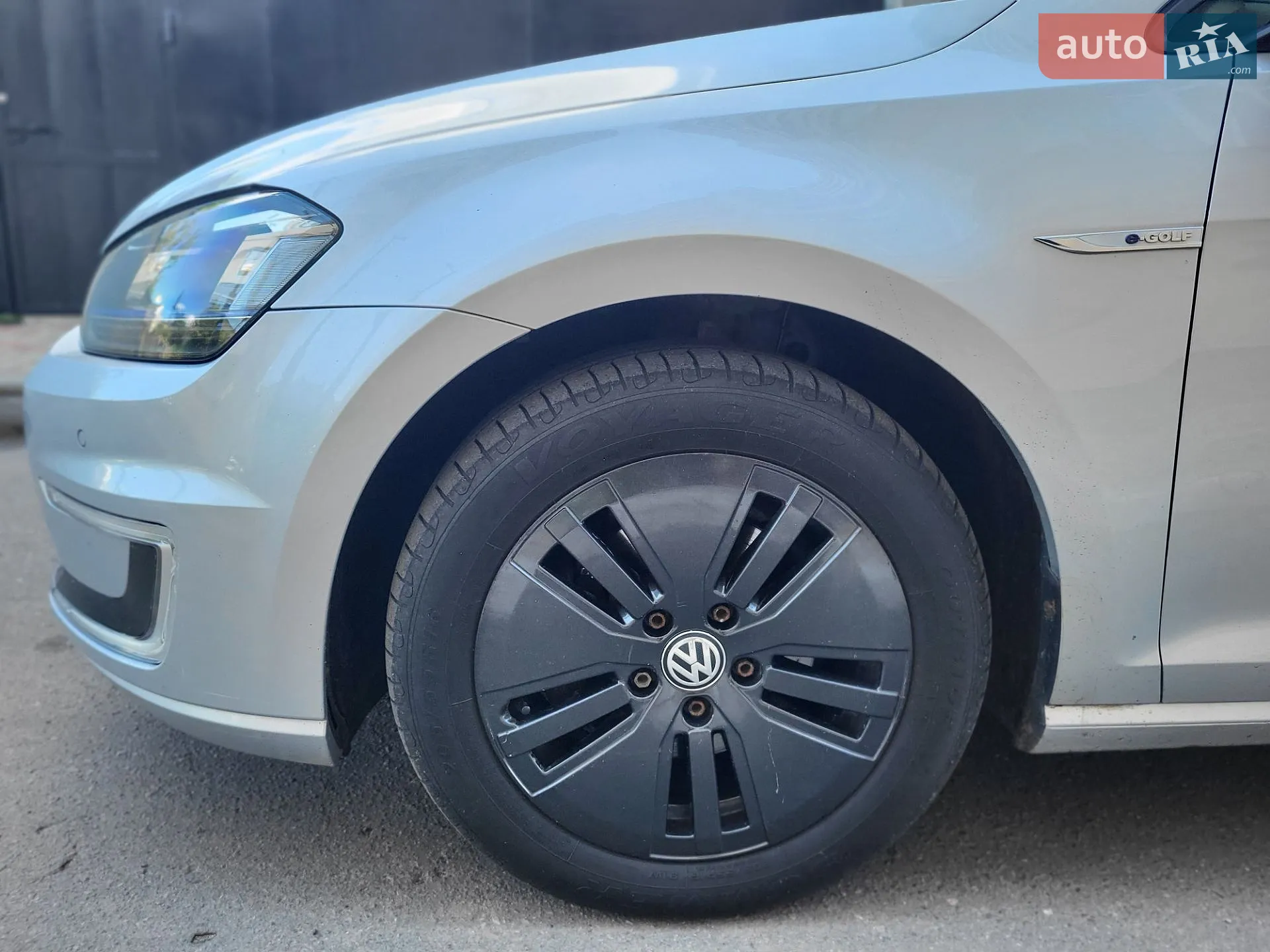 Volkswagen e-Golf 2015 VIN WVWZZZAUZGW902630 фото оголошення 48 з 68