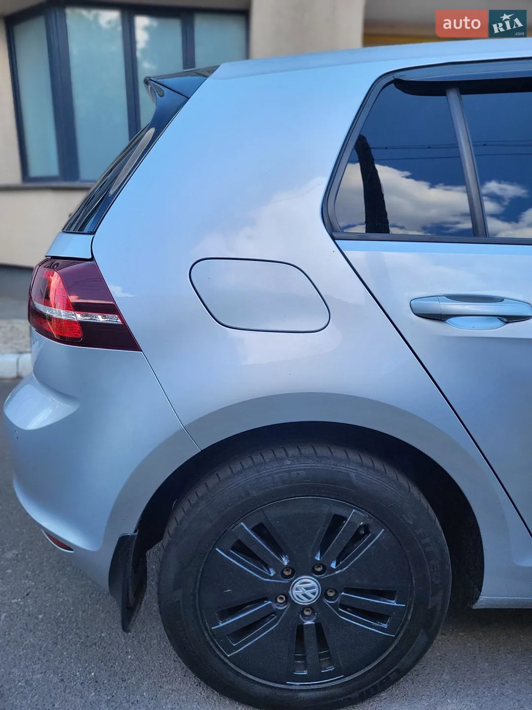 Volkswagen e-Golf 2015 VIN WVWZZZAUZGW902630 фото оголошення 50 з 68