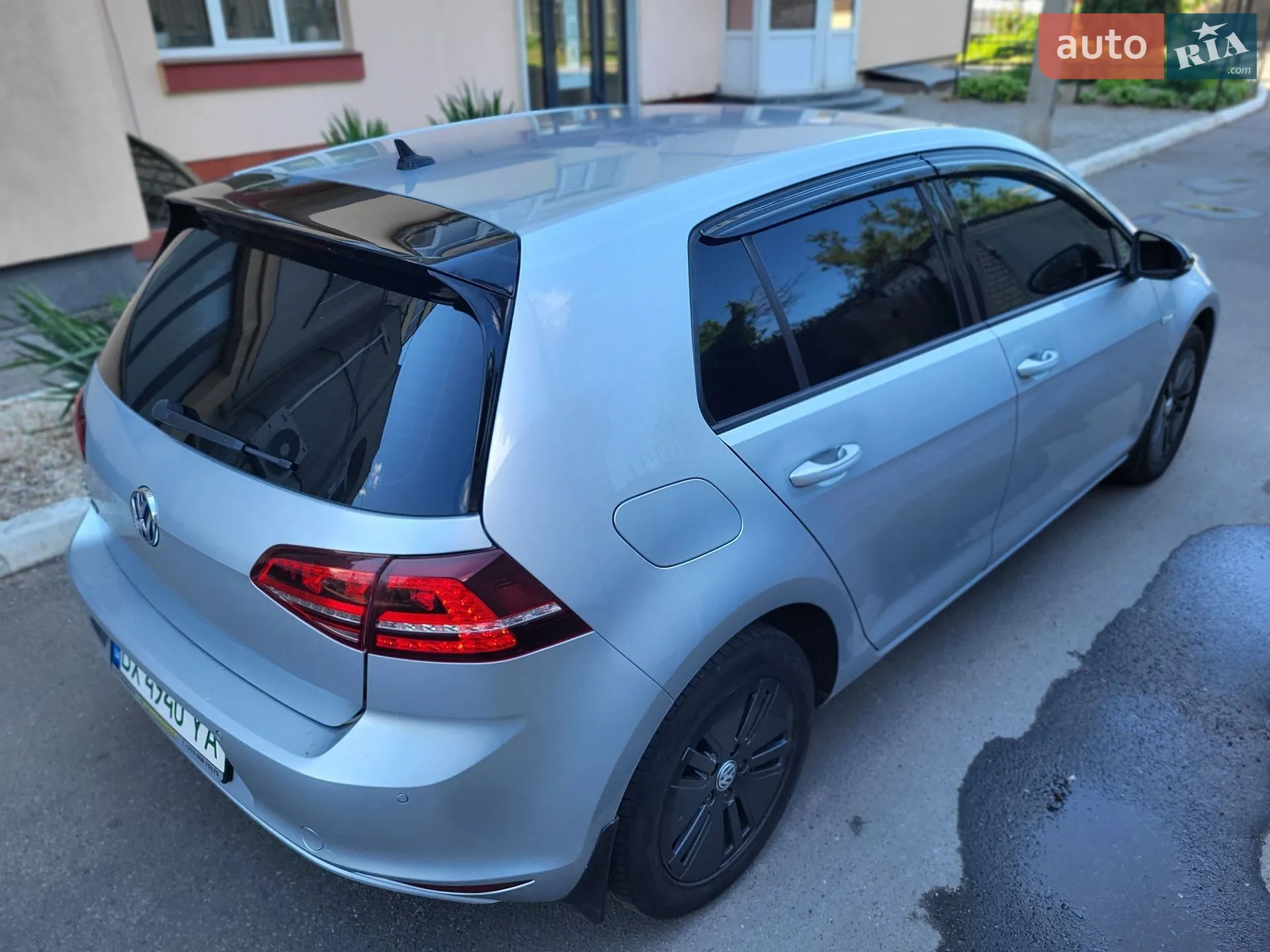 Volkswagen e-Golf 2015 VIN WVWZZZAUZGW902630 фото оголошення 65 з 68