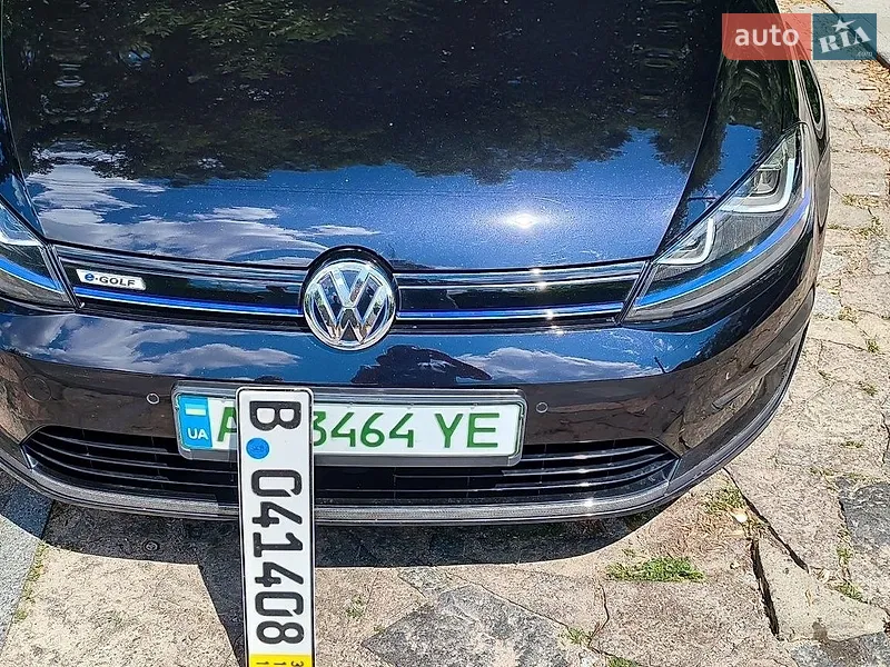 Volkswagen e-Golf 2015