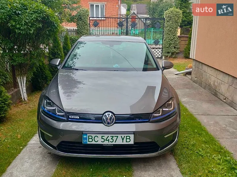 Volkswagen e-Golf 2015