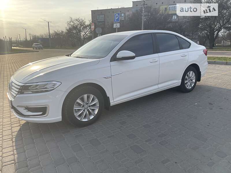 Седан Volkswagen e-Lavida