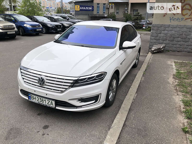 Седан Volkswagen e-Lavida