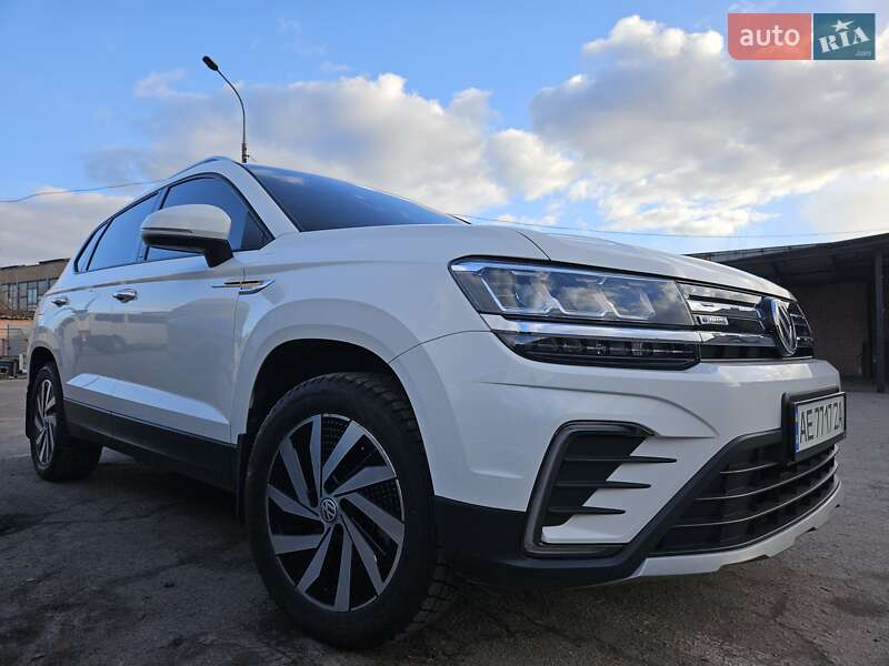 Позашляховик / Кросовер Volkswagen E-Tharu