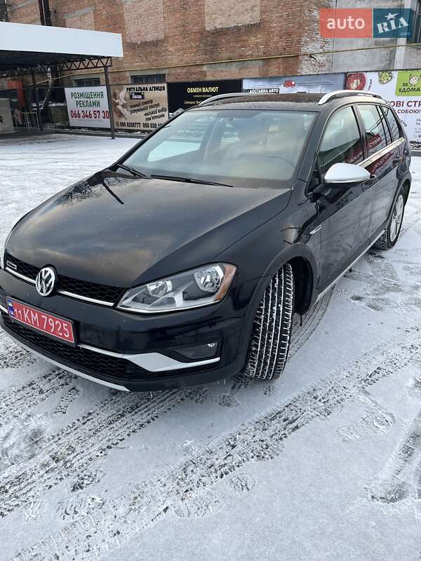 Универсал Volkswagen Golf Alltrack