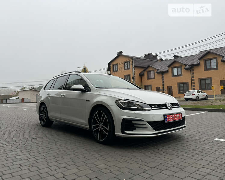 Универсал Volkswagen Golf GTD