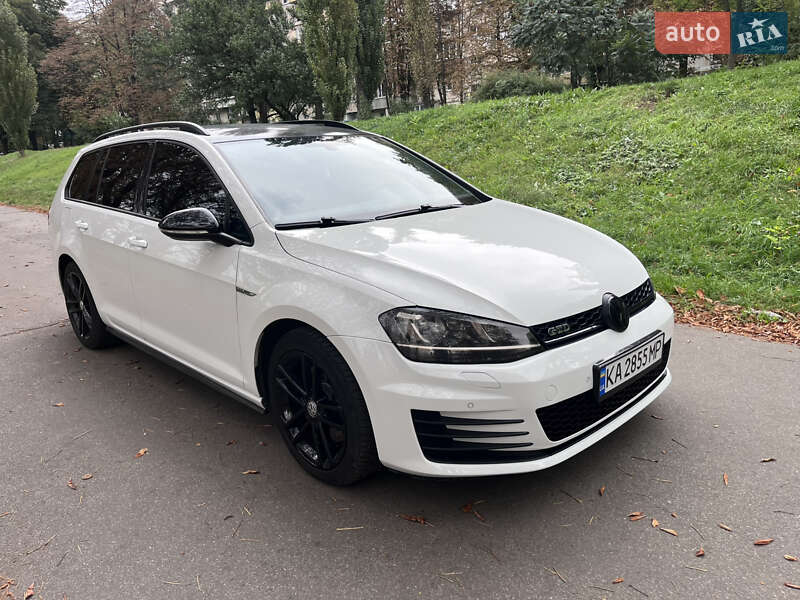 Универсал Volkswagen Golf GTD