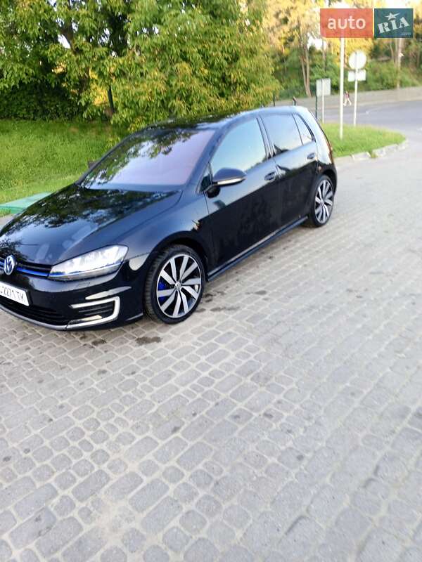Хетчбек Volkswagen Golf GTE