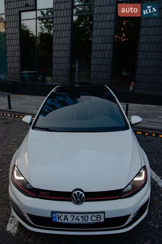 Легковые Volkswagen Golf GTI