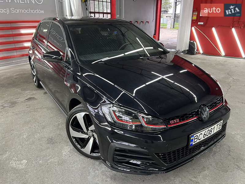 Volkswagen Golf GTI