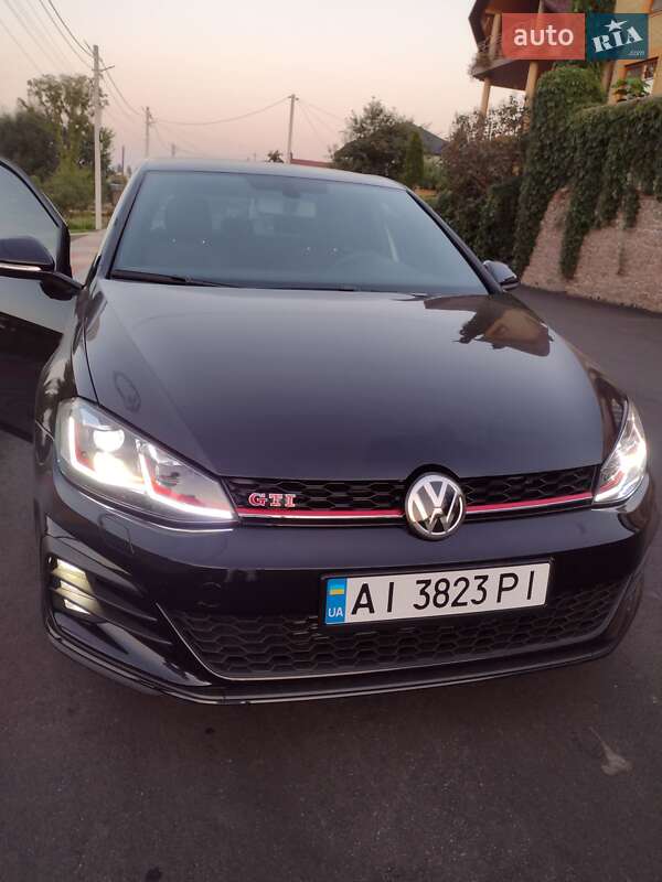 Легкові Volkswagen Golf GTI