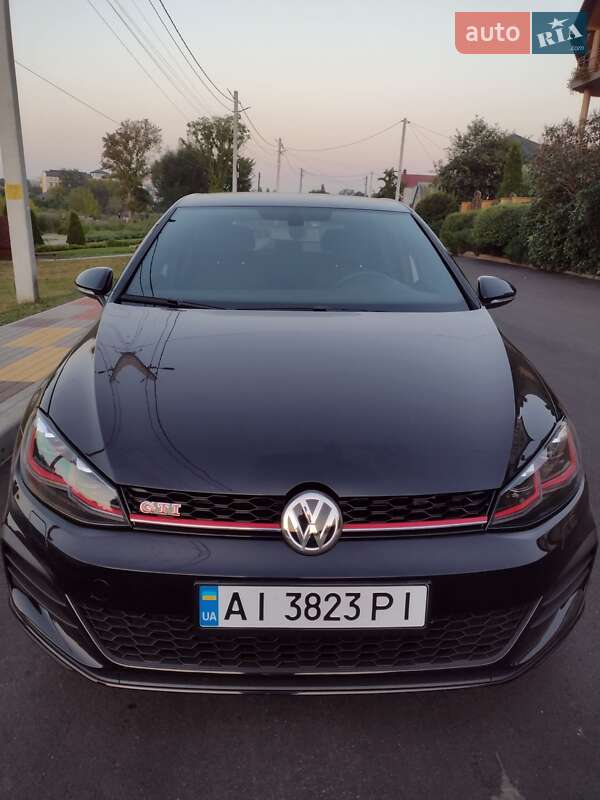 Volkswagen Golf GTI