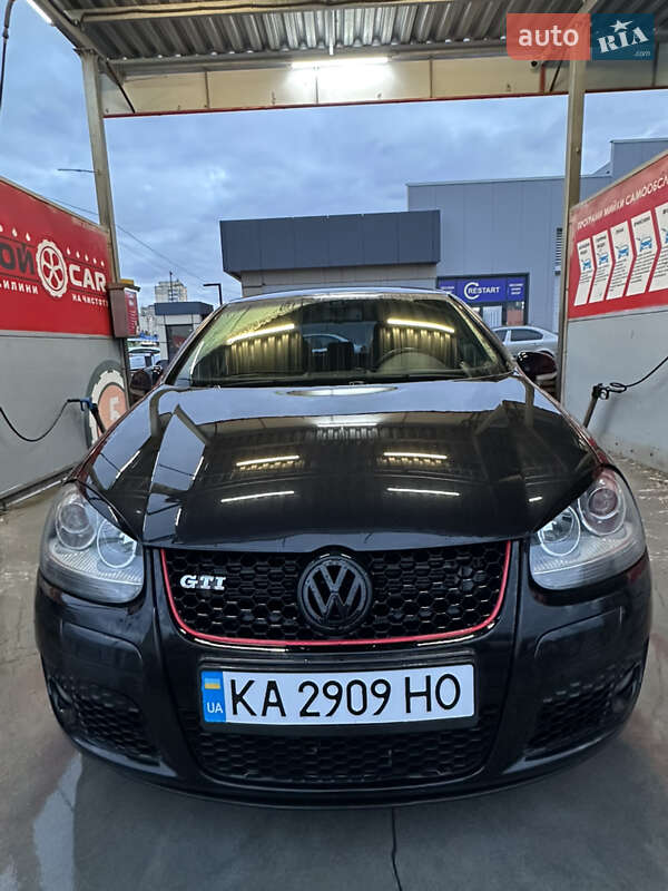 Volkswagen Golf GTI