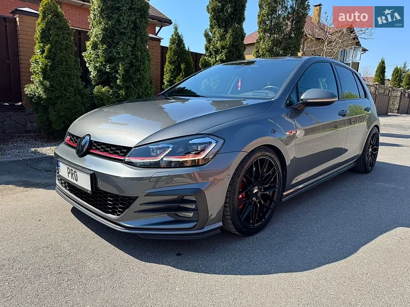 Volkswagen Golf GTI