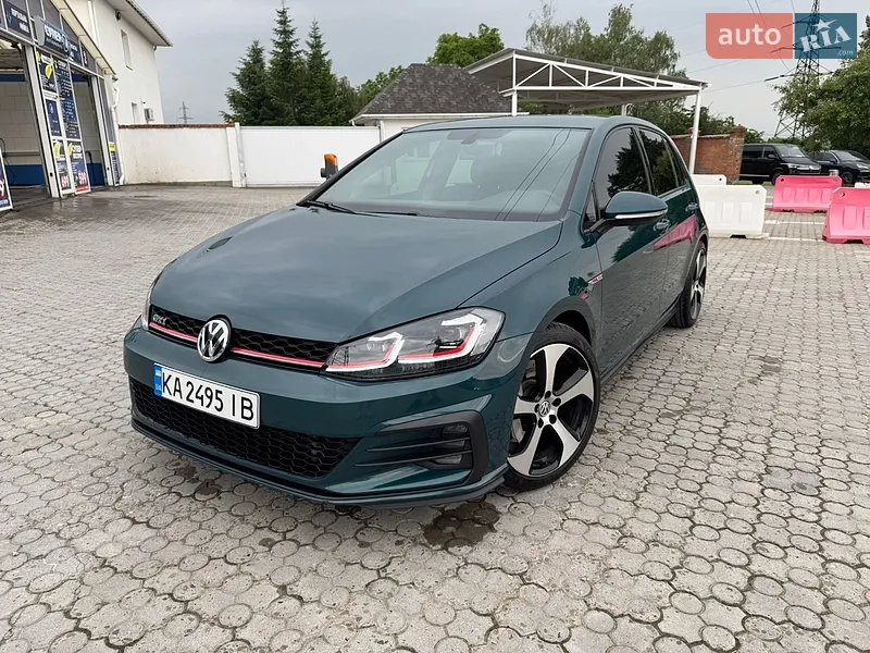 Volkswagen Golf GTI