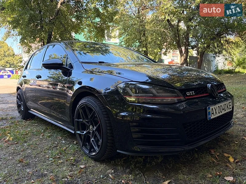 Volkswagen Golf GTI