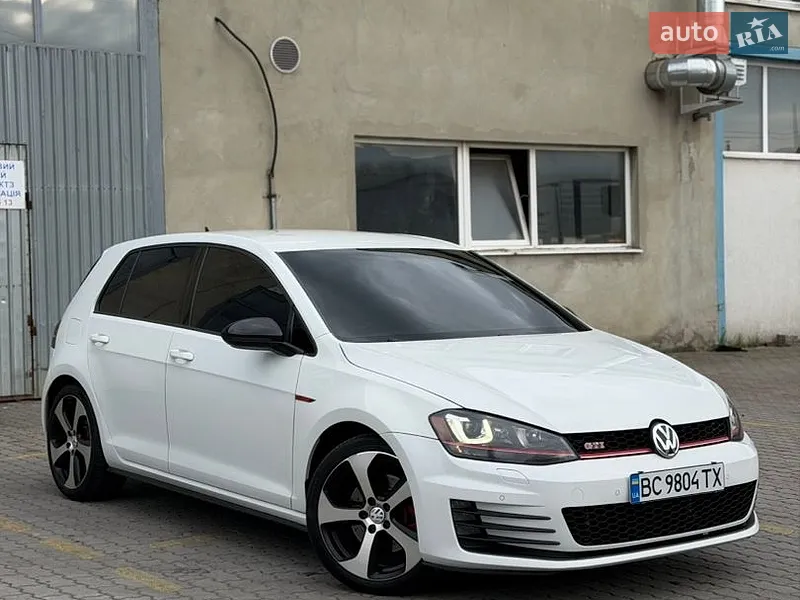 Volkswagen Golf GTI