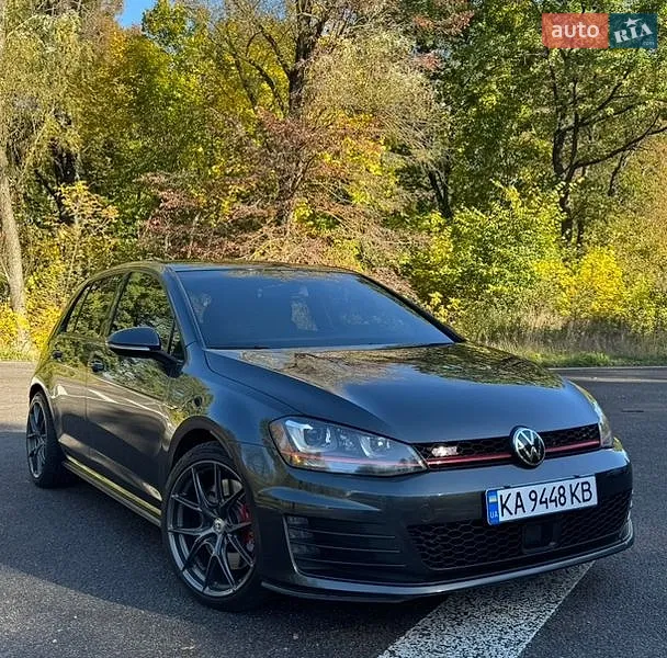 Volkswagen Golf GTI