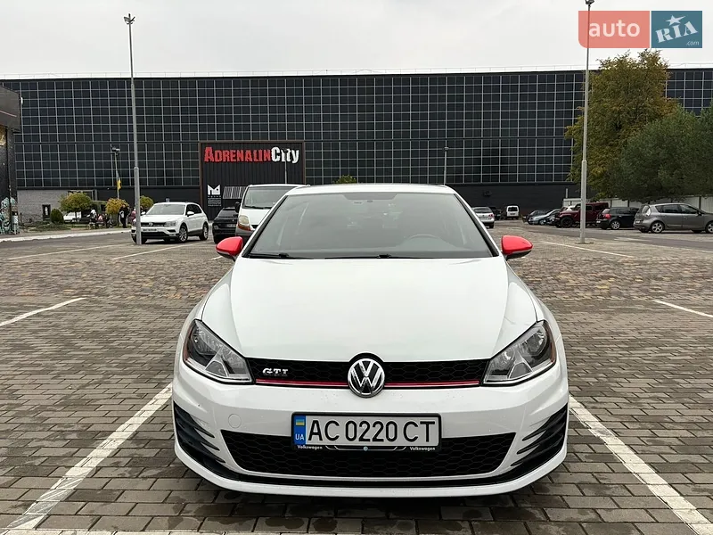 Volkswagen Golf GTI