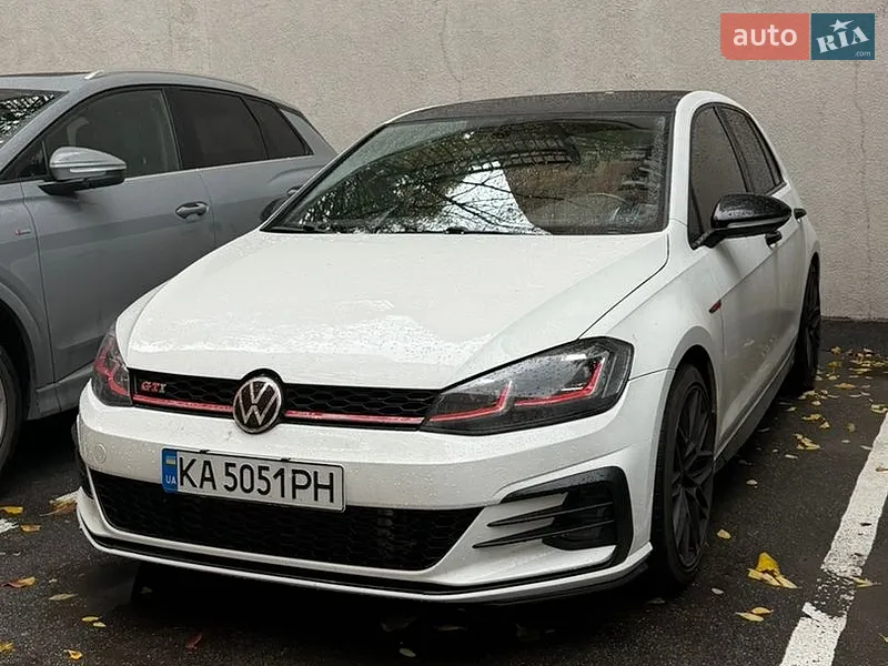 Volkswagen Golf GTI