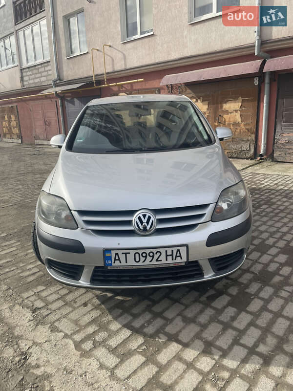 Хэтчбек Volkswagen Golf Plus