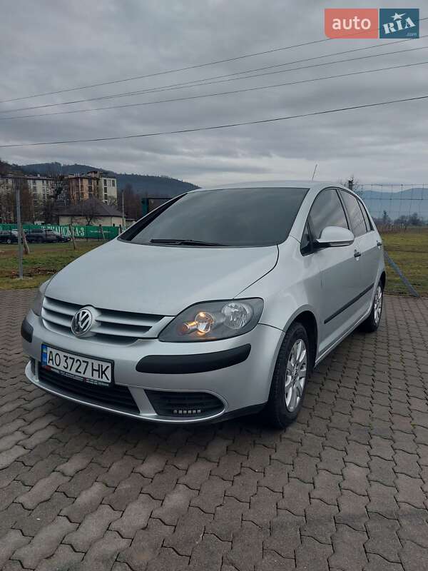 Хэтчбек Volkswagen Golf Plus