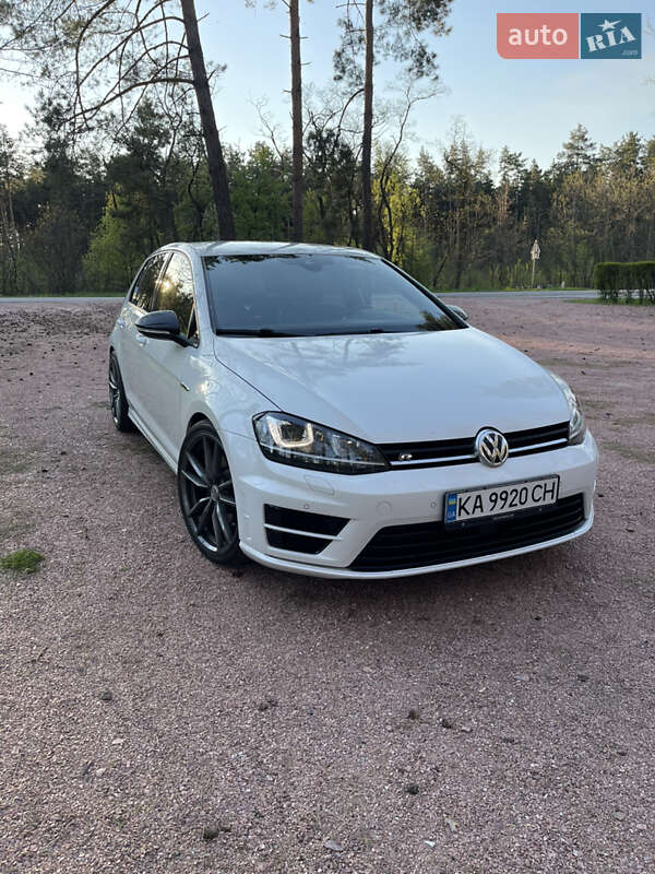Хэтчбек Volkswagen Golf R