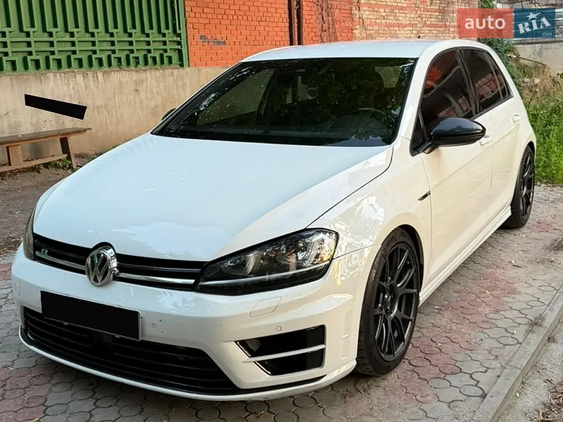 Volkswagen Golf R