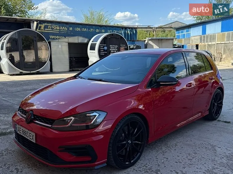 Volkswagen Golf R