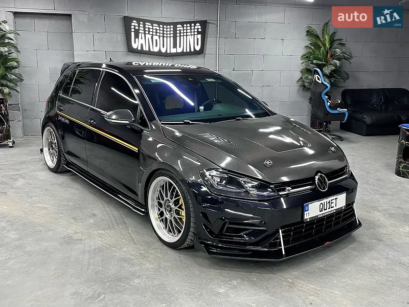 Volkswagen Golf R