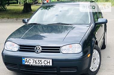 Volkswagen Golf  2004