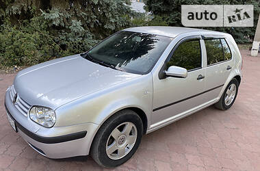 Volkswagen Golf  2002