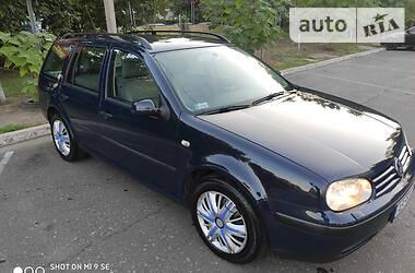 Volkswagen Golf  2001